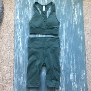 Lululemon bike short (8 inch) and bra set